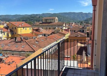 15ce9c72-3338-4677-b080-abbe67ac5386.jpg - Attico Sarzana - foto 5