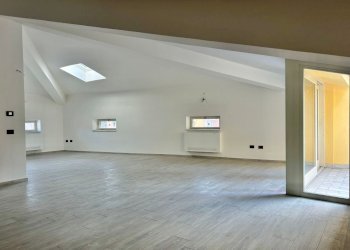 WhatsApp Image 2024-11-06 at 10.51.38.jpeg - Loft Sarzana - foto 1