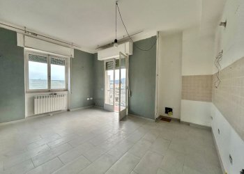 WhatsApp Image 2024-12-09 at 16.59.30 (3).jpeg - Four-room apartment Sarzana - photo 2