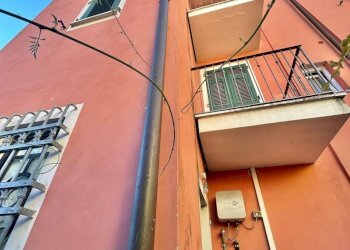 ebc9c059-ffe5-4df2-95ea-1c16ddbe066d.jpg - Locale Commerciale Sarzana - foto 3