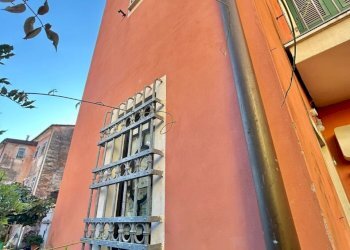 a8a64d76-5cad-4647-8e09-0fe40fd9a62c.jpg - Locale Commerciale Sarzana - foto 5