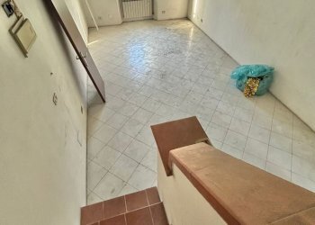 eb5586ec-816e-40e4-8eb9-2653ffd2a5b2.jpg - Locale Commerciale Sarzana - foto 19