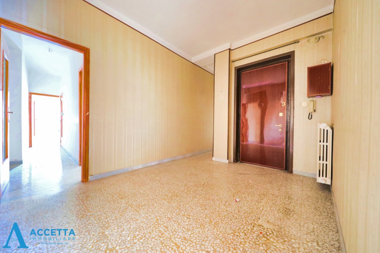 ingresso - Quadrilocale Viale Liguria 38, Taranto - foto 3