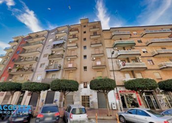 facciata - Quadrilocale Viale Liguria 38, Taranto - foto 2