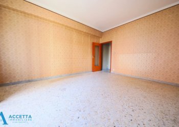 camera da letto - Quadrilocale Viale Liguria 38, Taranto - foto 7