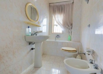 bagno - Quadrilocale Viale Liguria 38, Taranto - foto 15