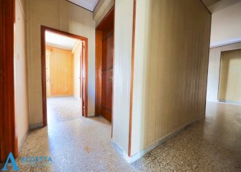 corridoio - Quadrilocale Viale Liguria 38, Taranto - foto 16