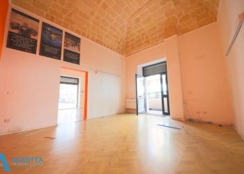 locale - Commercial Premises Via Oberdan 31, Taranto - photo 17