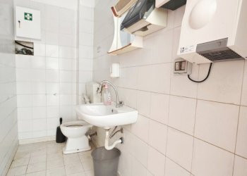 locale - Commercial Premises Via Dica di Genova 50, Taranto - photo 7