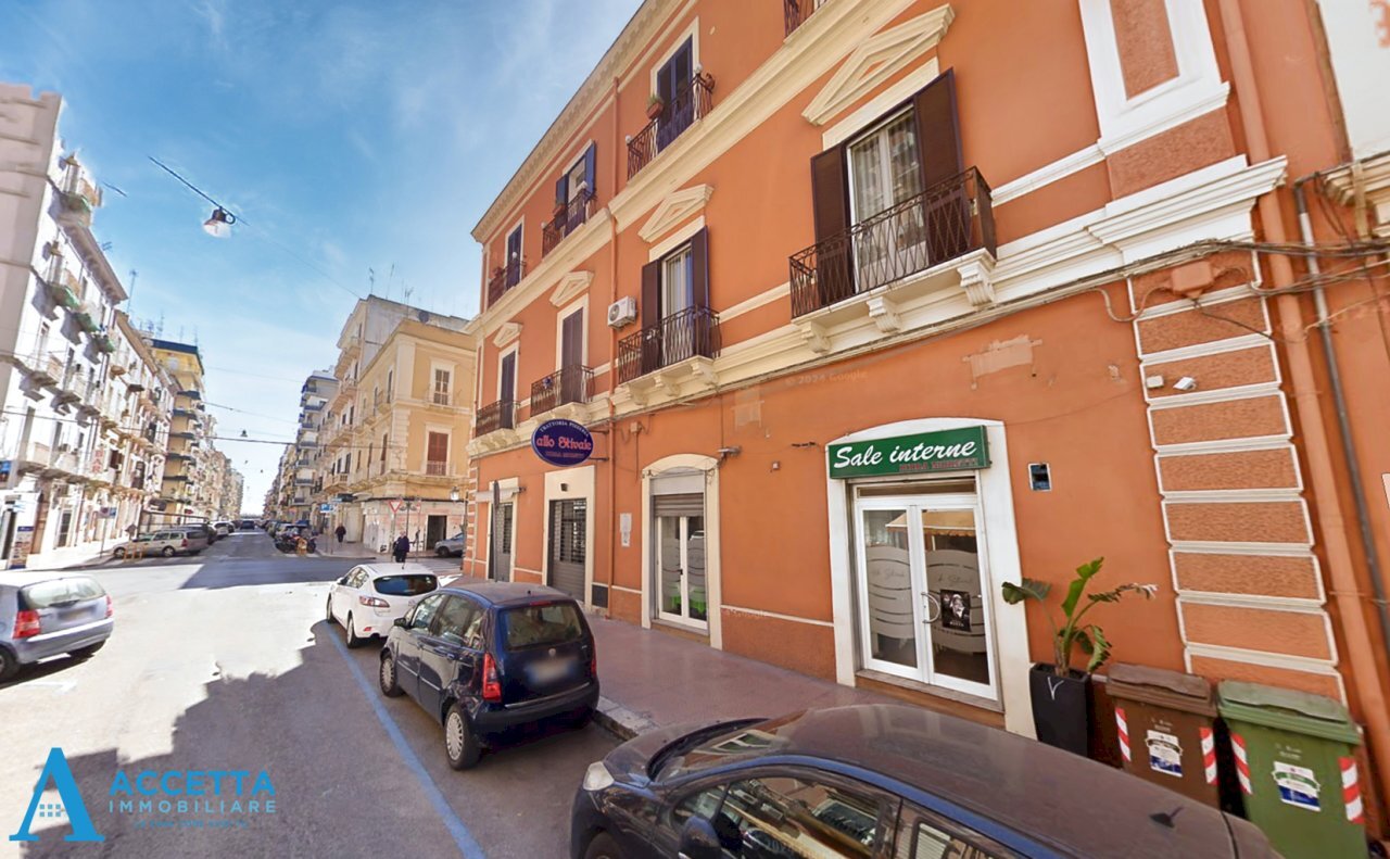 facciata - Commercial Premises Via Felice Cavallotti 54, Taranto - photo 1