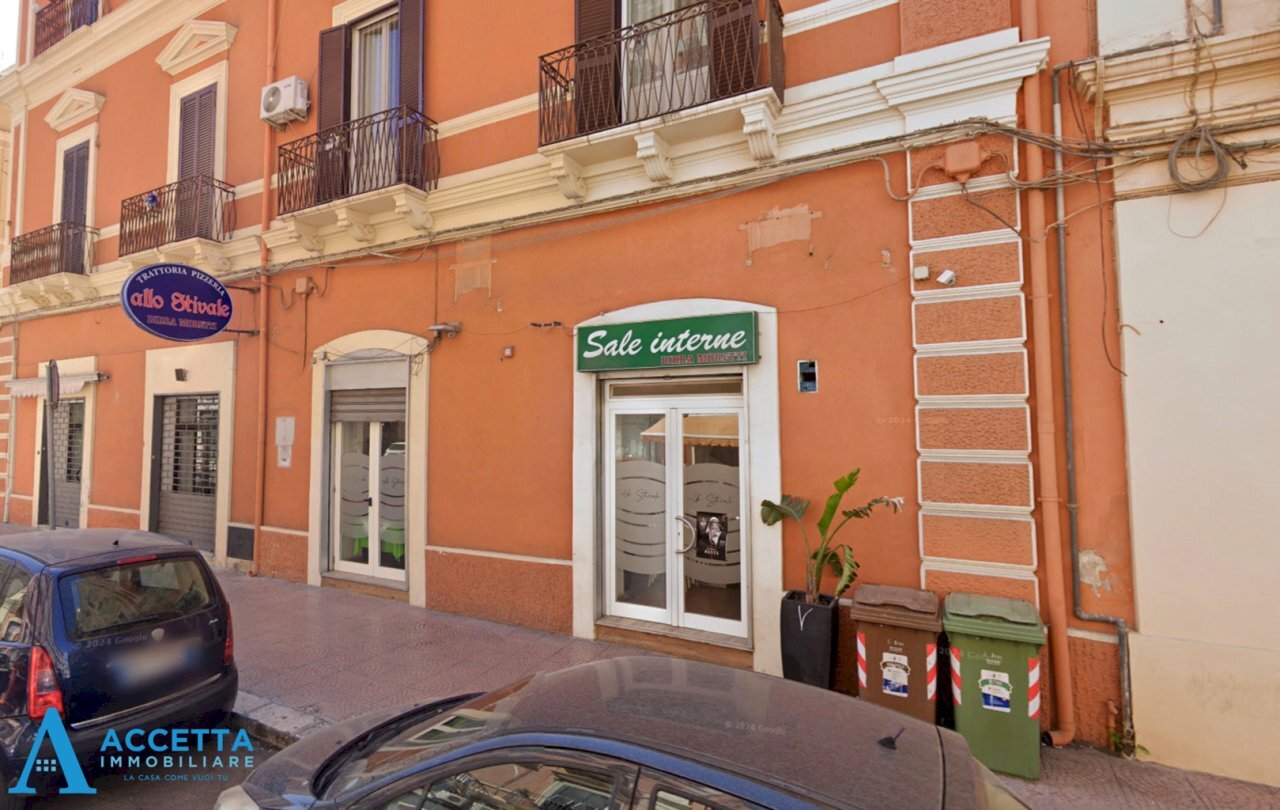 facciata - Commercial Premises Via Felice Cavallotti 54, Taranto - photo 3