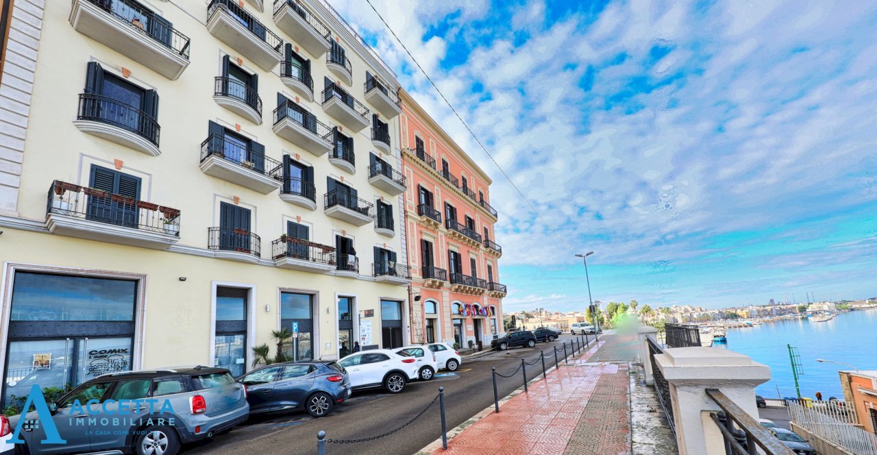 facciata - Quadrilocale Via Roma 4, Taranto - foto 1