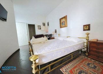 camera da letto - Quadrilocale Via Roma 4, Taranto - foto 19