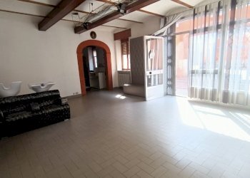 IMG20250521164314.jpg - Locale Commerciale Via Giovanni Capra, Pontenure - foto 7