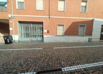 vetrina - Locale Commerciale Via Giovanni Capra, Pontenure - foto 14