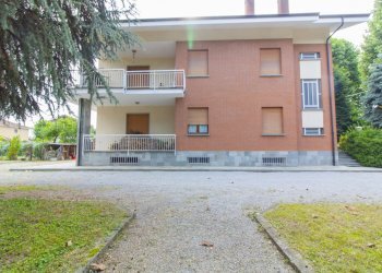 000.JPG - Casa indipendente Via G.B.Adriani 2, Cherasco - foto 1