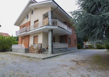 001.JPG - Casa indipendente Via G.B.Adriani 2, Cherasco - foto 2