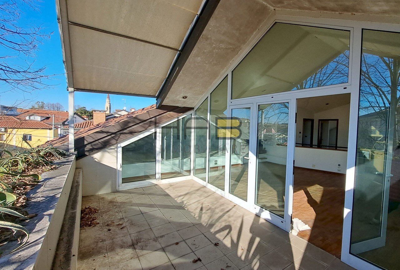 20250117_112524.jpg - Locale Commerciale Via San Filippo Benizzi 8, Padova - foto 3