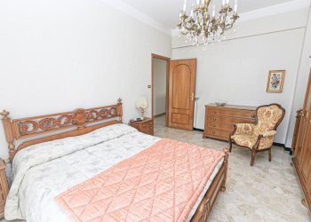 Camera 1 (2).jpg - Appartamento Via alcide de gasperi 40, Campomorone - foto 11