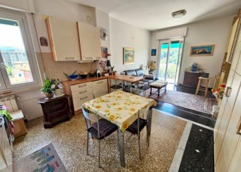 Cucina abitabile (2).jpg - Appartamento Via Campomorone 105, Genova - foto 5