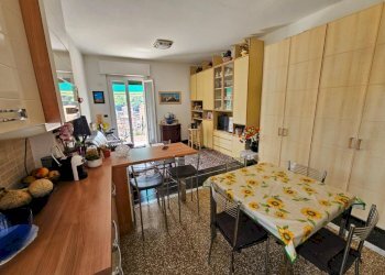 Cucina abitabile (3).jpg - Appartamento Via Campomorone 105, Genova - foto 6
