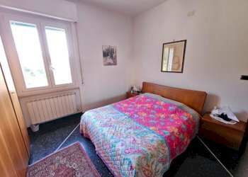 Camera grande (3).jpg - Appartamento Via Campomorone 105, Genova - foto 12