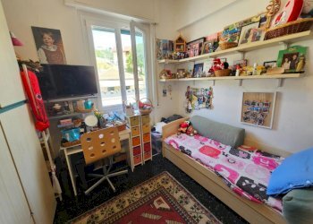 Camera 2 (2).jpg - Appartamento Via Campomorone 105, Genova - foto 24