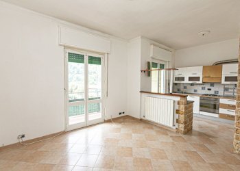 sala e cucina - Appartamento Via Manlio Chiocchetti 23, Serra Riccò - foto 5