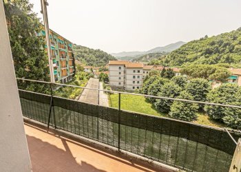 vista e balcone - Appartamento Via Manlio Chiocchetti 23, Serra Riccò - foto 13