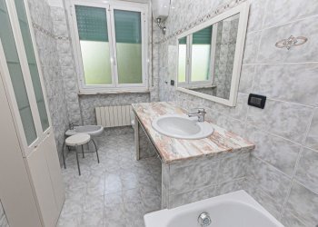 bagno - Appartamento Via Manlio Chiocchetti 23, Serra Riccò - foto 26