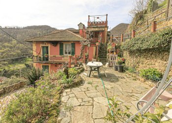 giardino - Casa indipendente Via Monte Comego 75, Ceranesi - foto 1