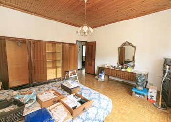 Camera grande (3).jpg - Appartamento Via alcide de gasperi 28, Campomorone - foto 16