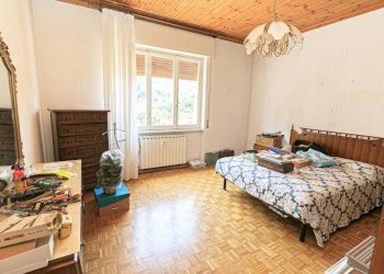 Camera grande.jpg - Appartamento Via alcide de gasperi 28, Campomorone - foto 17