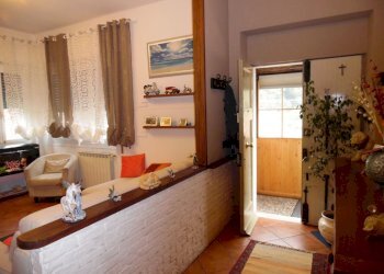 ingresso e sala - Appartamento Strada Statale 35 dei Giovi 53, Mignanego - foto 5