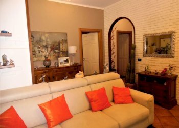 sala e ingresso - Appartamento Strada Statale 35 dei Giovi 53, Mignanego - foto 8