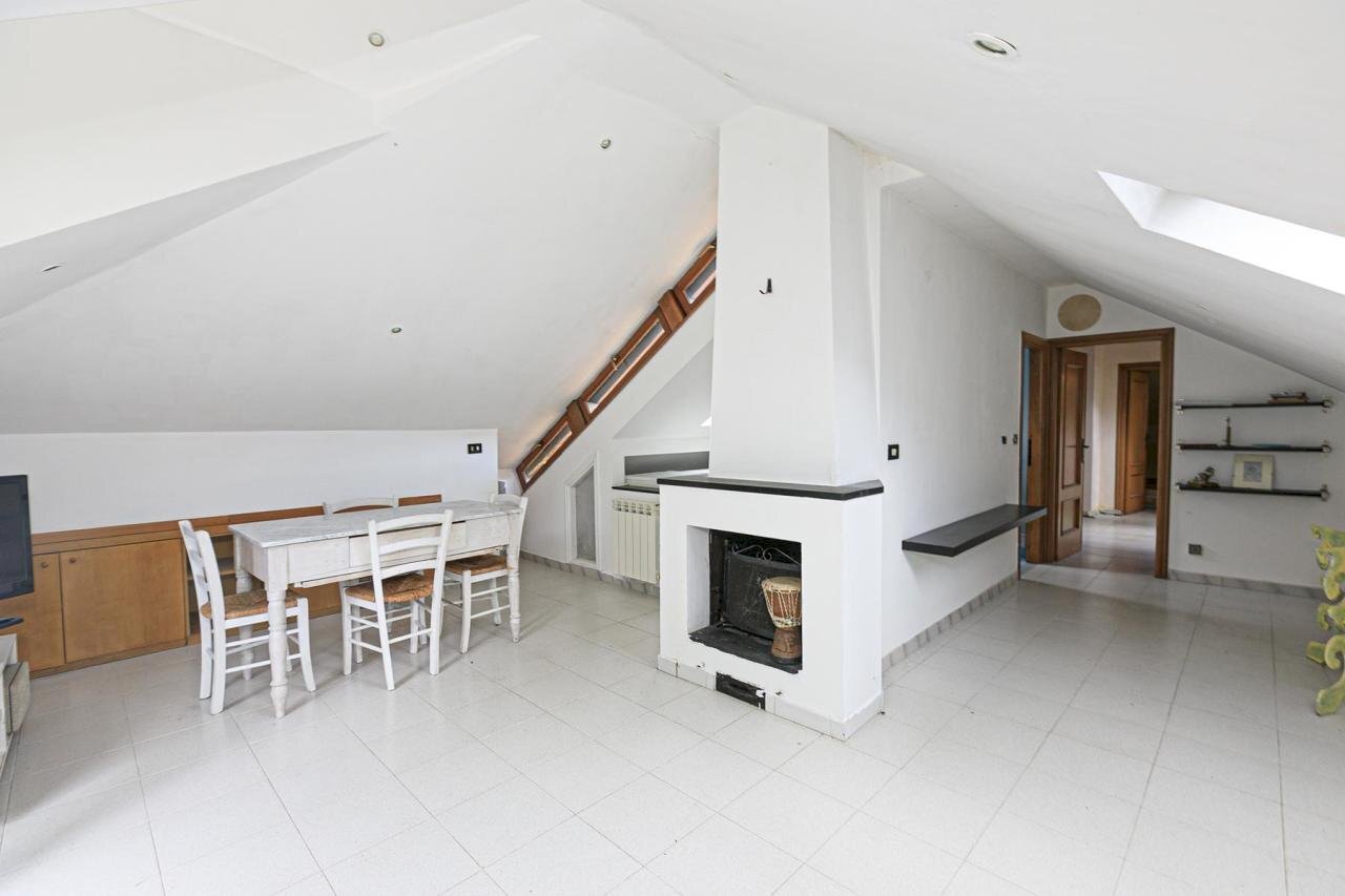 zona giorno con angolo cottura (5) (Copy).jpg - Appartamento Via Torbi 7, Ceranesi - foto 1