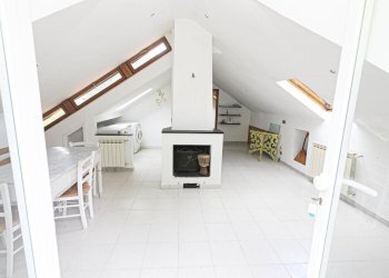 zona giorno con angolo cottura (2) (Copy).jpg - Appartamento Via Torbi 7, Ceranesi - foto 3