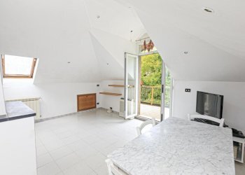 zona giorno con angolo cottura (6) (Copy).jpg - Appartamento Via Torbi 7, Ceranesi - foto 6