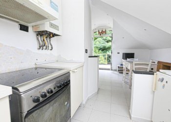 zona giorno con angolo cottura (10) (Copy).jpg - Appartamento Via Torbi 7, Ceranesi - foto 10