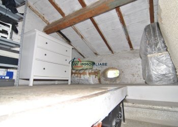 ACCESSO A SOTTOTETTO - Villa Piazza della Chiesa 16, Livorno - foto 22