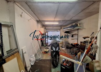 GARAGE - Apartment Via del Limoncino 2, Livorno - photo 27