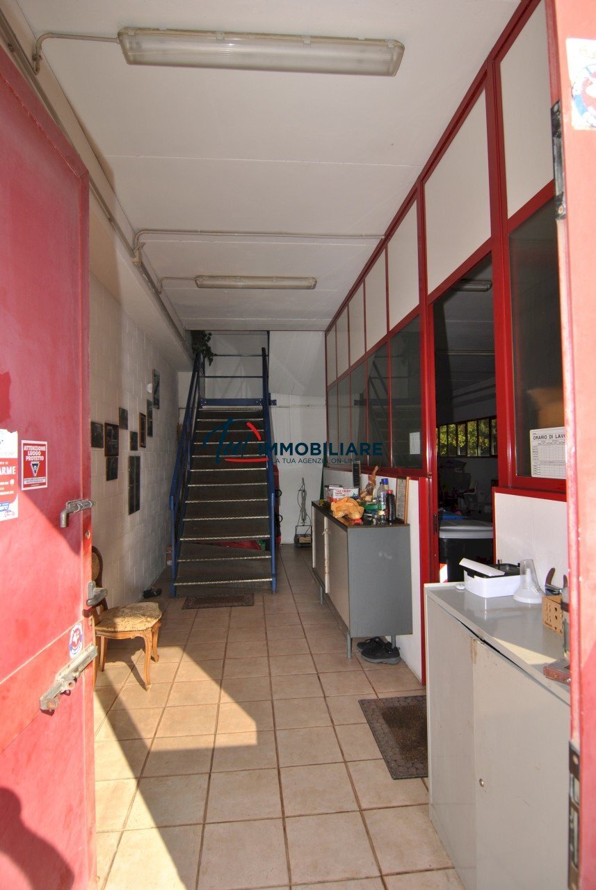 INGRESSO - Commercial Premises Via Aiaccia 64, Collesalvetti - photo 2