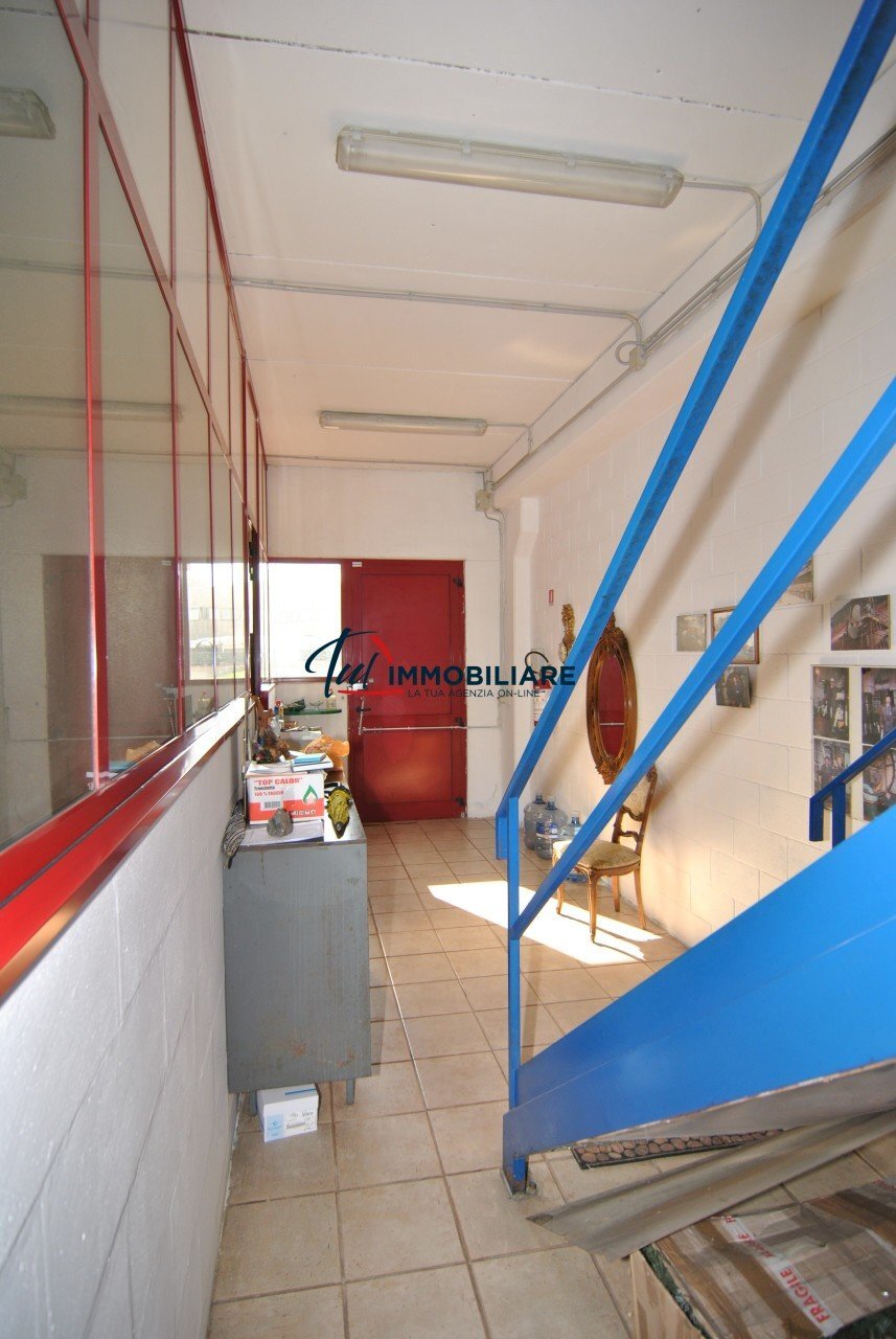 INGRESSO - Commercial Premises Via Aiaccia 64, Collesalvetti - photo 3