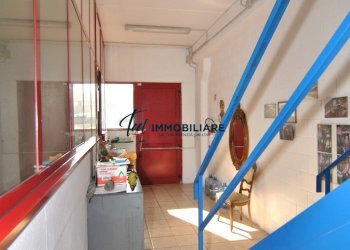 INGRESSO - Commercial Premises Via Aiaccia 64, Collesalvetti - photo 3