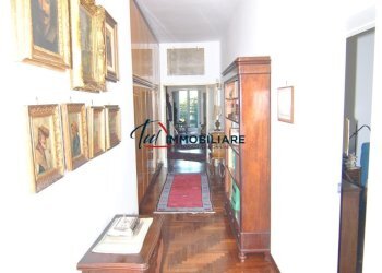 CORRIDOIO - Appartamento Viale Fabbricotti 3, Livorno - foto 29