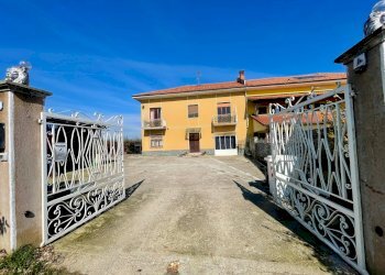 001.jpg - Villa a Schiera Via Bricco San Martino 44, Lequio Tanaro - foto 1