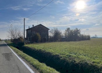 Immagine WhatsApp 2024-11-28 ore 12.15.43_00d9dd7e - Rustico Strada Mazzacavallo 26, Sissa Trecasali - foto 1