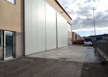 DSC04617.JPG - Locale Commerciale Trecastelli - foto 4