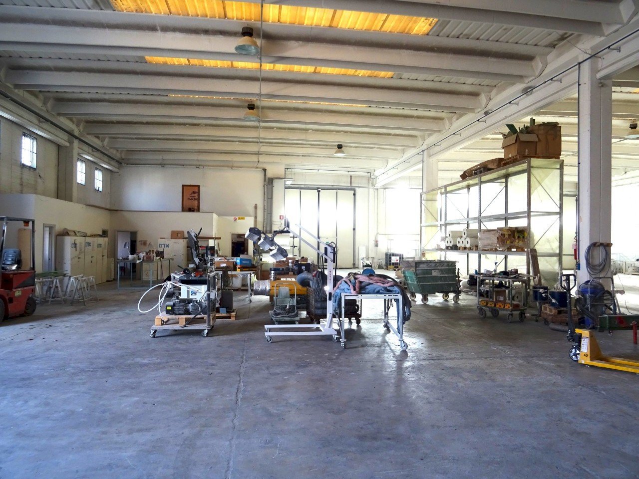 DSC04571.JPG - Locale Commerciale Monte Porzio - foto 2