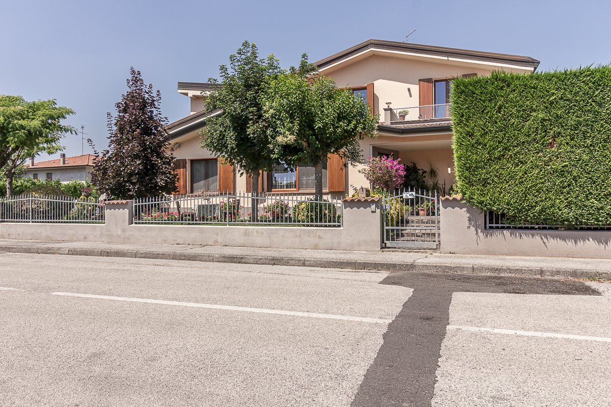 image00028.jpg - Villa Via Claudio Gallerani 2, Terre del Reno - photo 2